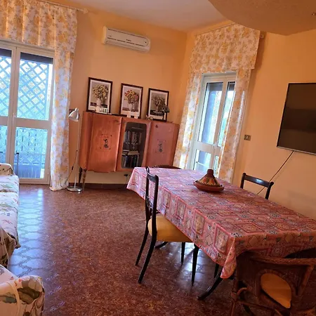 Casetta Il Melograno Cozy Two-room To The Sea דירה *